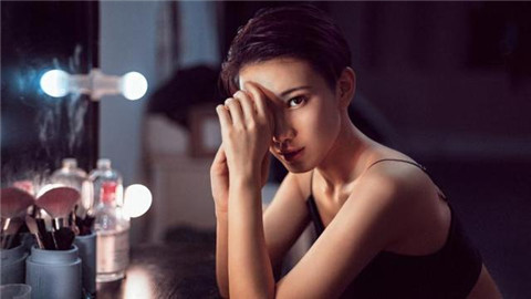 暗恋你的女生突然不理你了是什么原因?